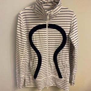 Lululemon size 12 jacket